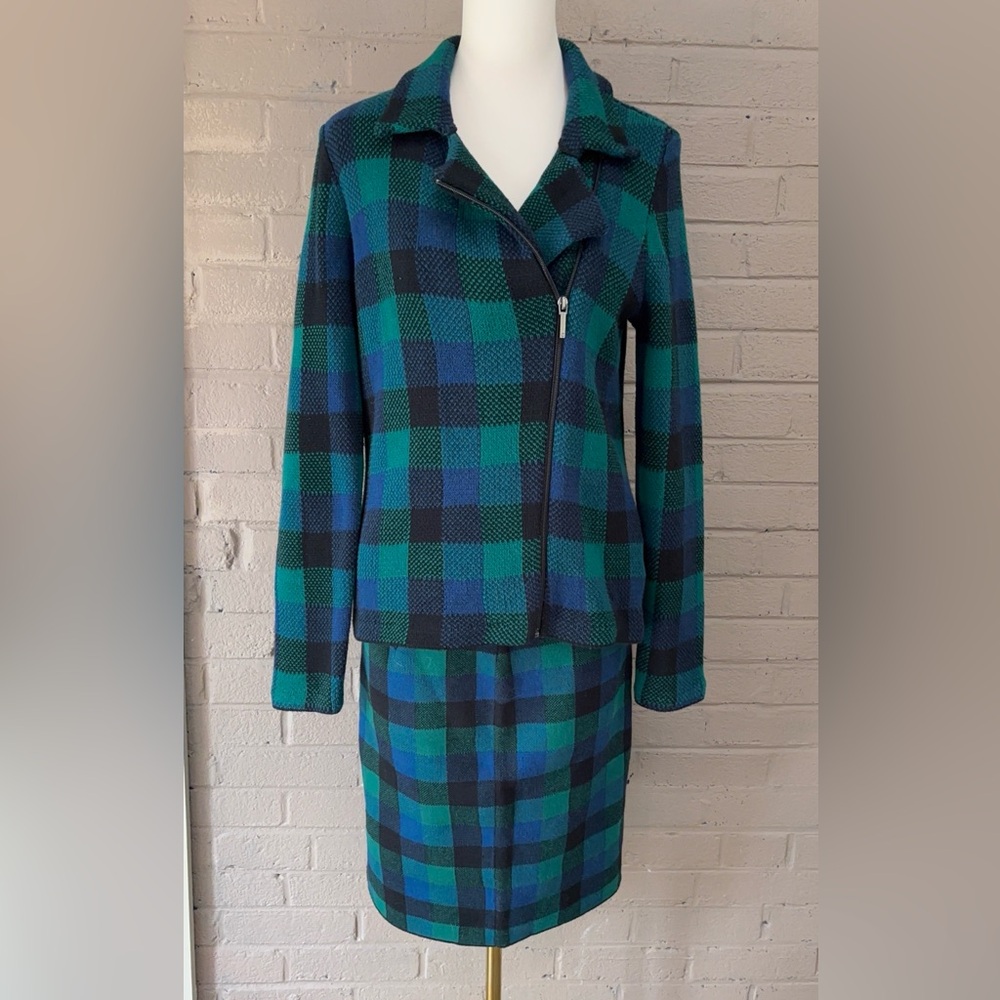 CHAPS NWT 2 piece plaid sweater suit 8